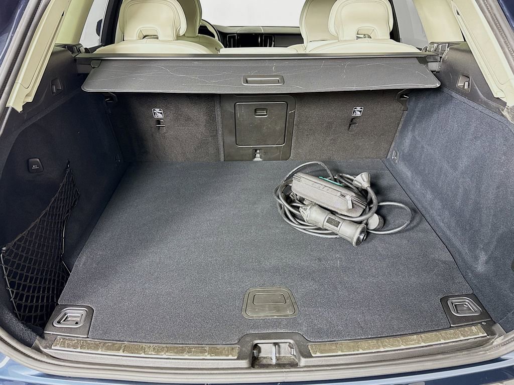 Used 2025 Volvo XC60 T8 Ultra w/ Protection Package Premier image 10