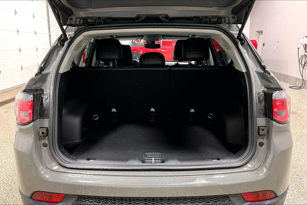 Used 2022 Jeep Compass Trailhawk image 7
