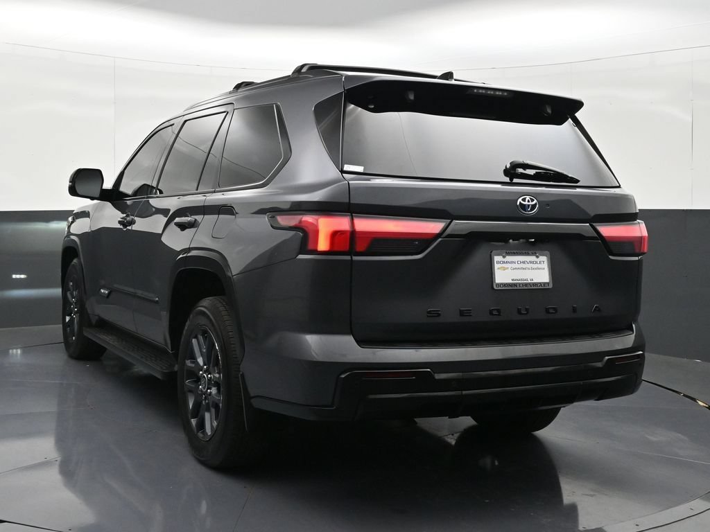 Used 2023 Toyota Sequoia Platinum AWD/4WD image 3