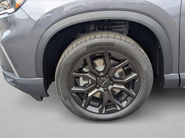 New 2025 Honda Pilot Touring image 10