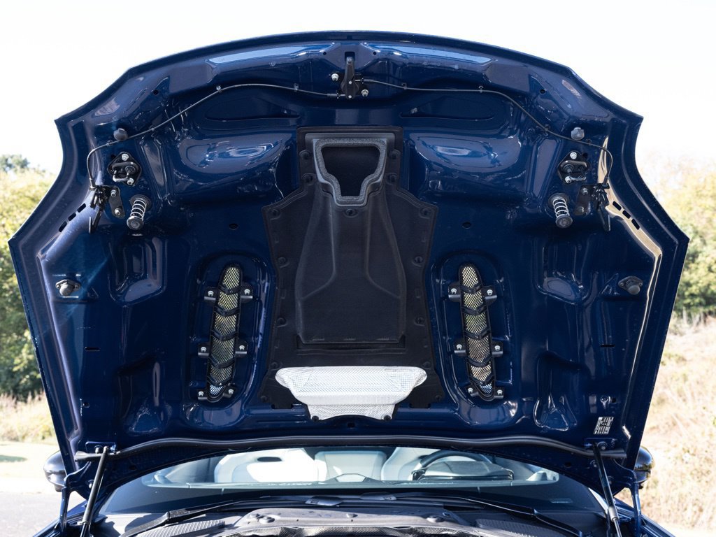 Used 2025 Aston Martin V8 Vantage Coupe RWD image 60
