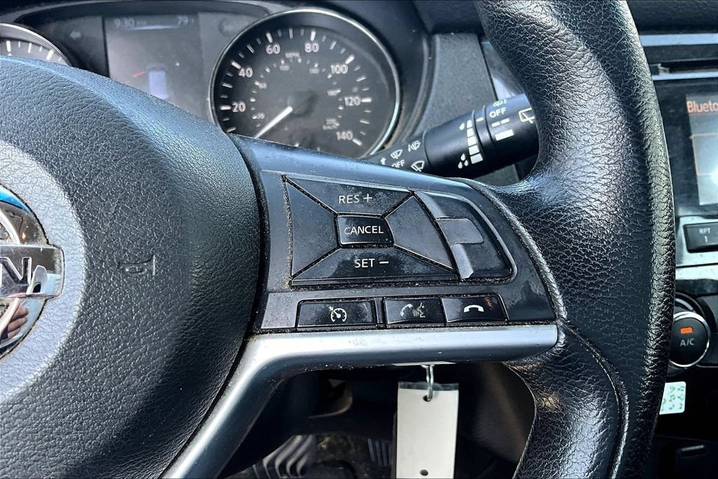 Used 2017 Nissan Rogue S AWD/4WD image 11
