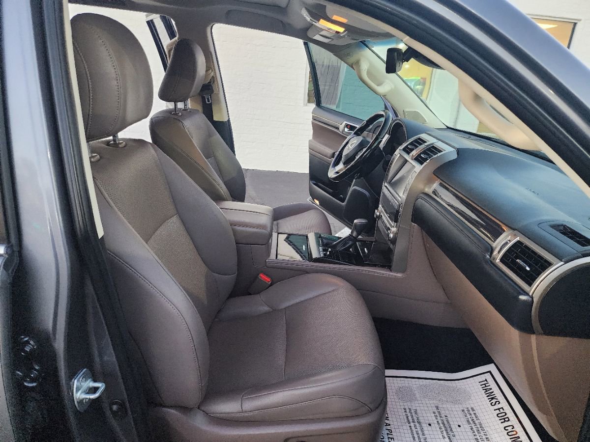 Used 2021 Lexus GX 460 Premium w/ Premium Package image 15