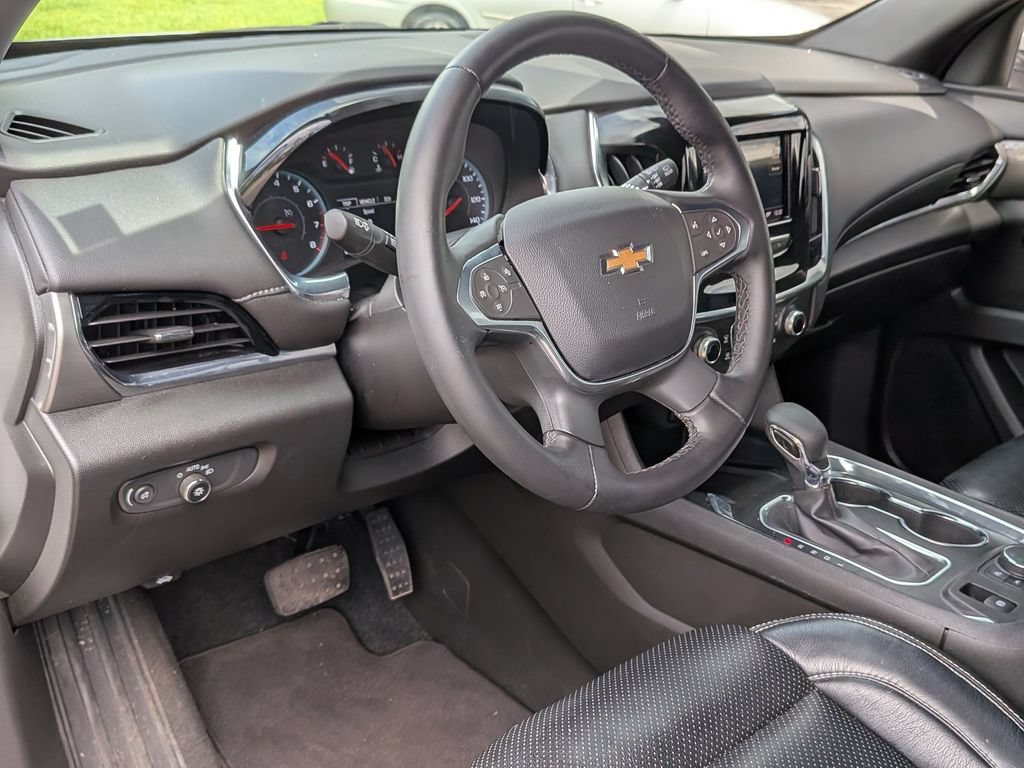 Used 2023 Chevrolet Traverse LT w/ LPO, Cargo Package FWD image 33