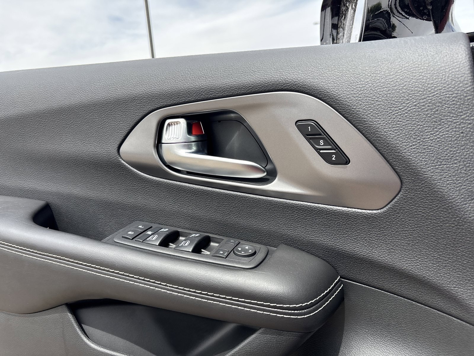 New 2026 Chrysler Pacifica Select w/ S Appearance Package FWD image 19