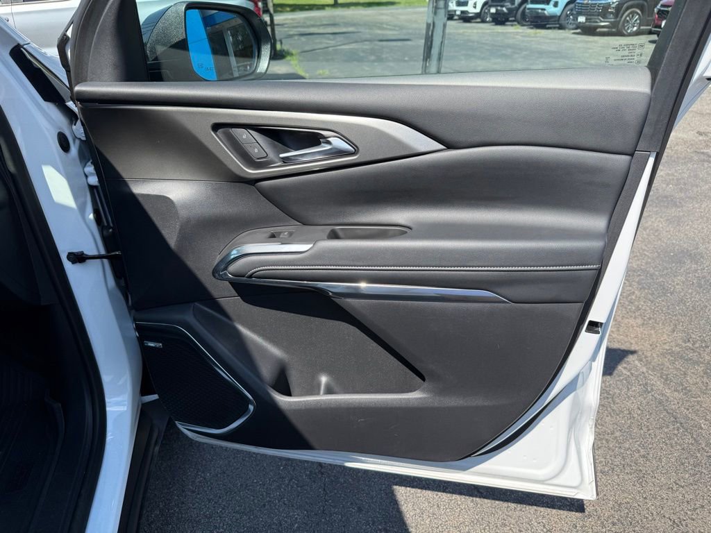 Used 2024 Chevrolet Traverse LT w/ Enhanced Driving Package image 37