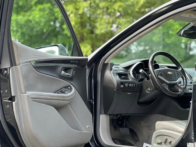 Used 2017 Chevrolet Impala Premier w/ Enhanced Convenience Package FWD image 9