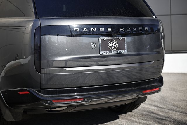 New 2025 Land Rover Range Rover Long Wheelbase SE image 13