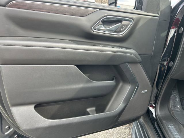 Used 2024 Chevrolet Suburban LT image 11