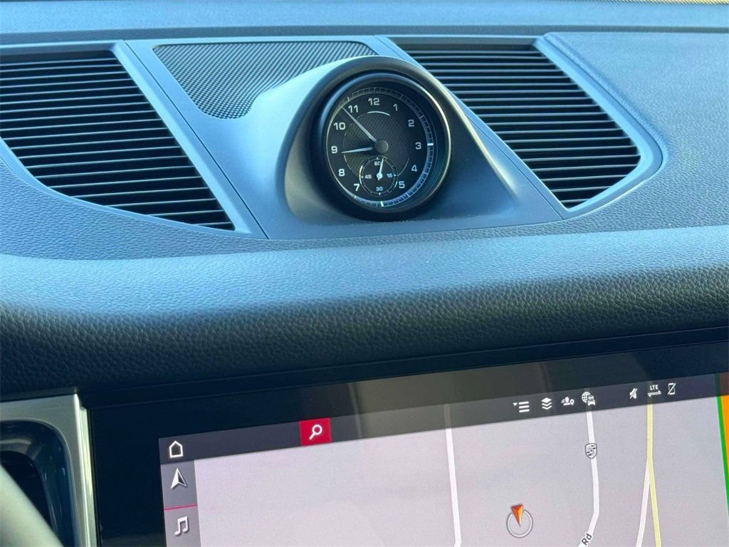 New 2026 Porsche Macan AWD/4WD image 31