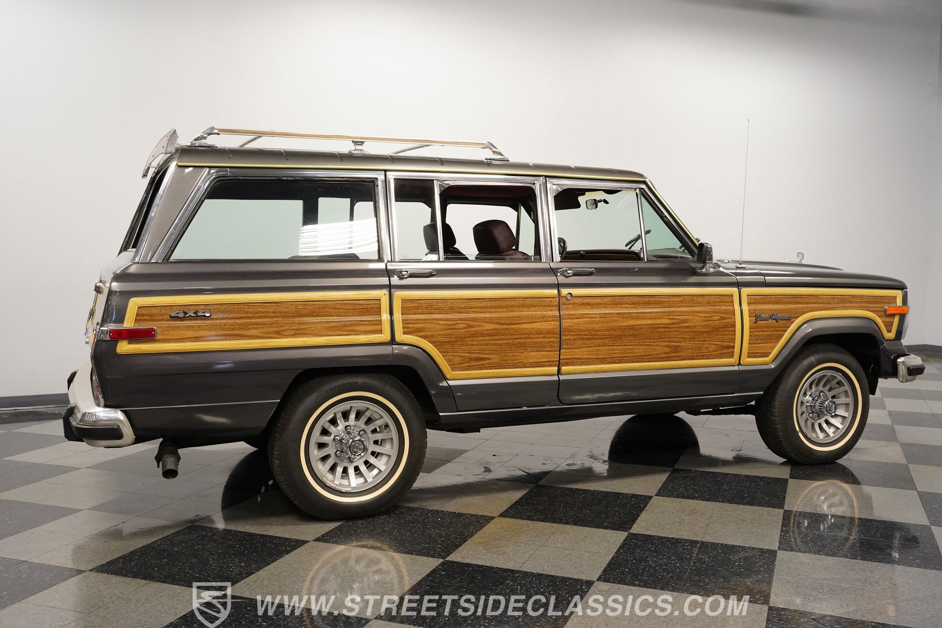 Used 1988 Jeep Grand Wagoneer image 13