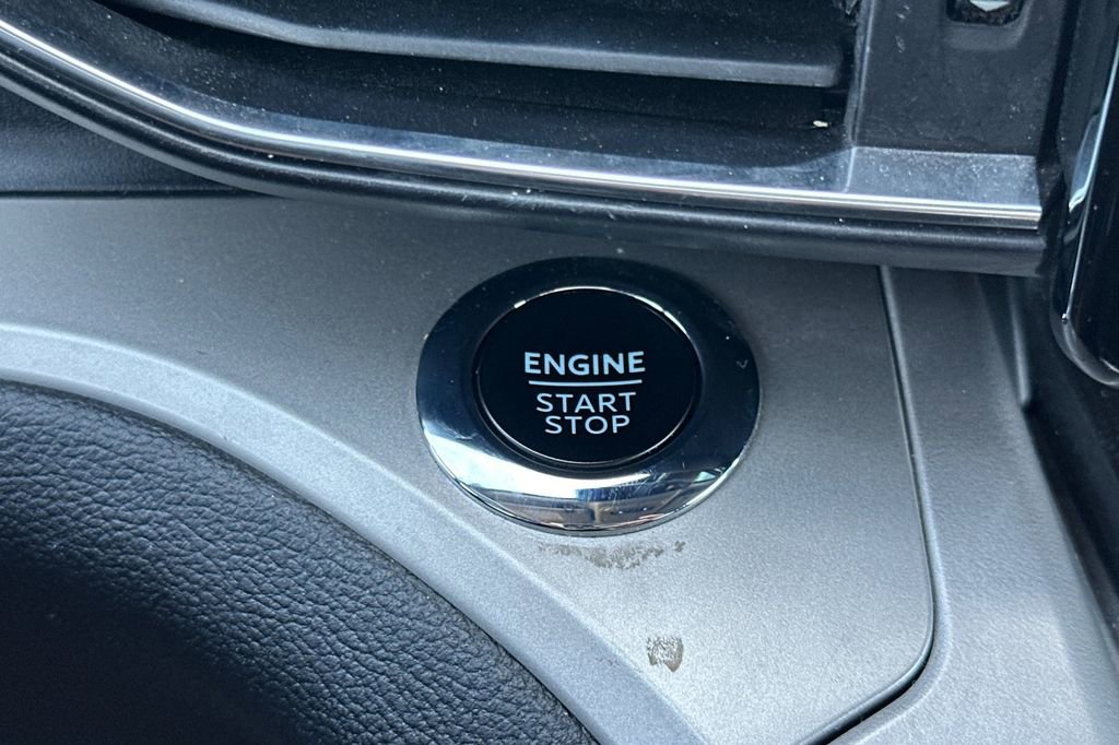 Used 2023 Ford Explorer XLT w/ Equipment Group 202A image 23