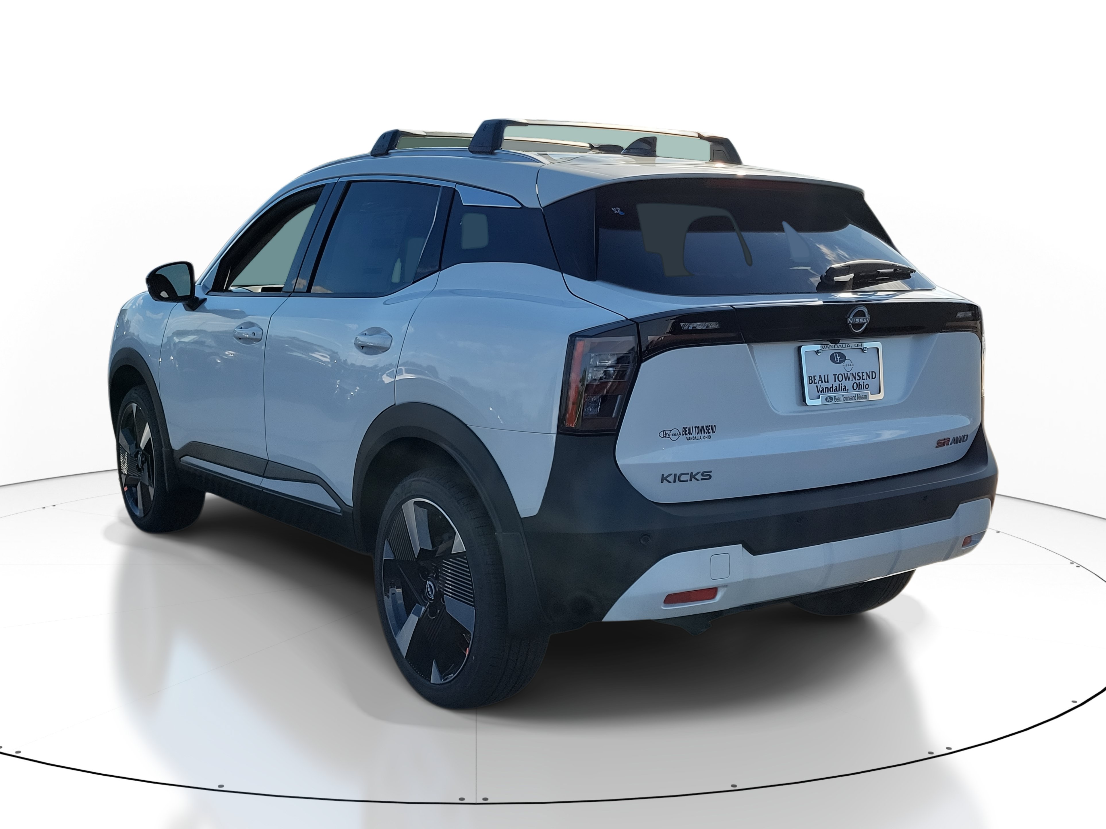 New 2026 Nissan Kicks SR w/ Cold Weather Package AWD/4WD image 3