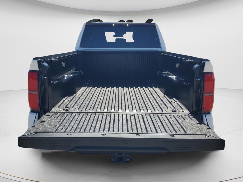 Used 2025 Toyota Tacoma SR5 RWD image 9