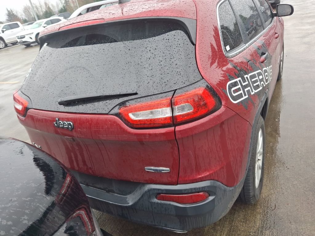 Used 2017 Jeep Cherokee Latitude w/ True North Edition image 7