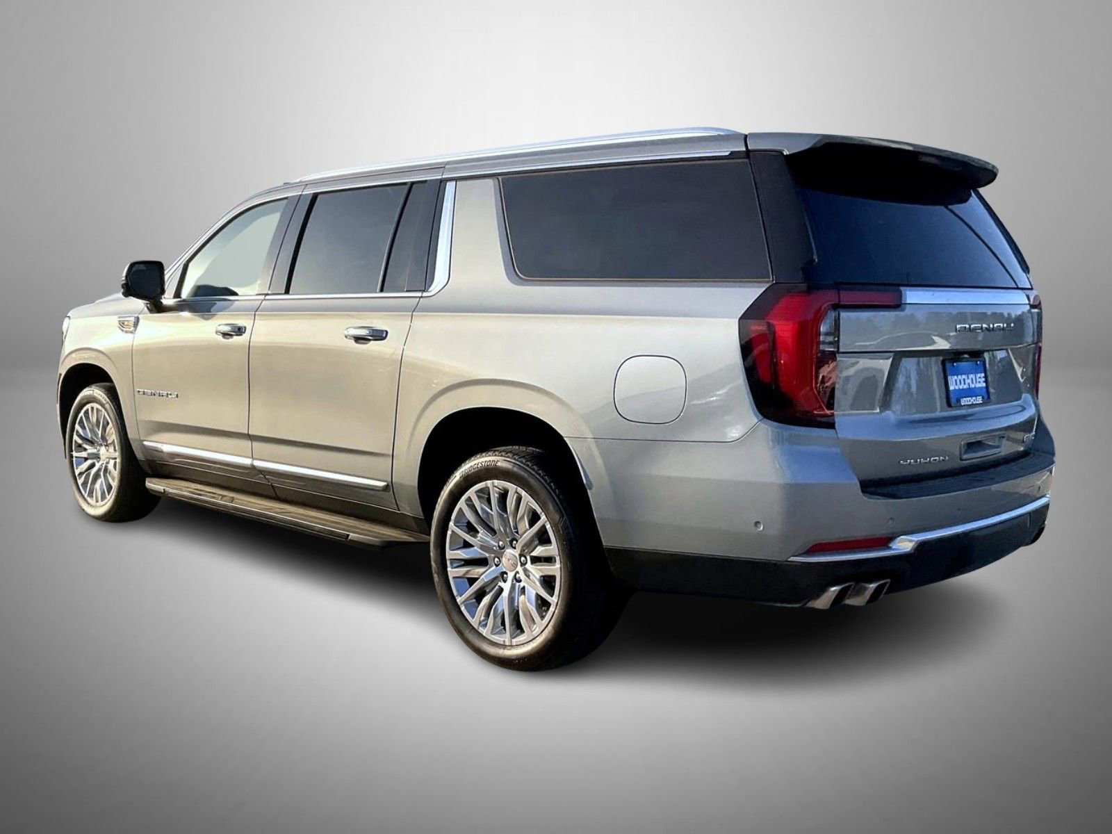 Used 2025 GMC Yukon XL Denali AWD/4WD image 7