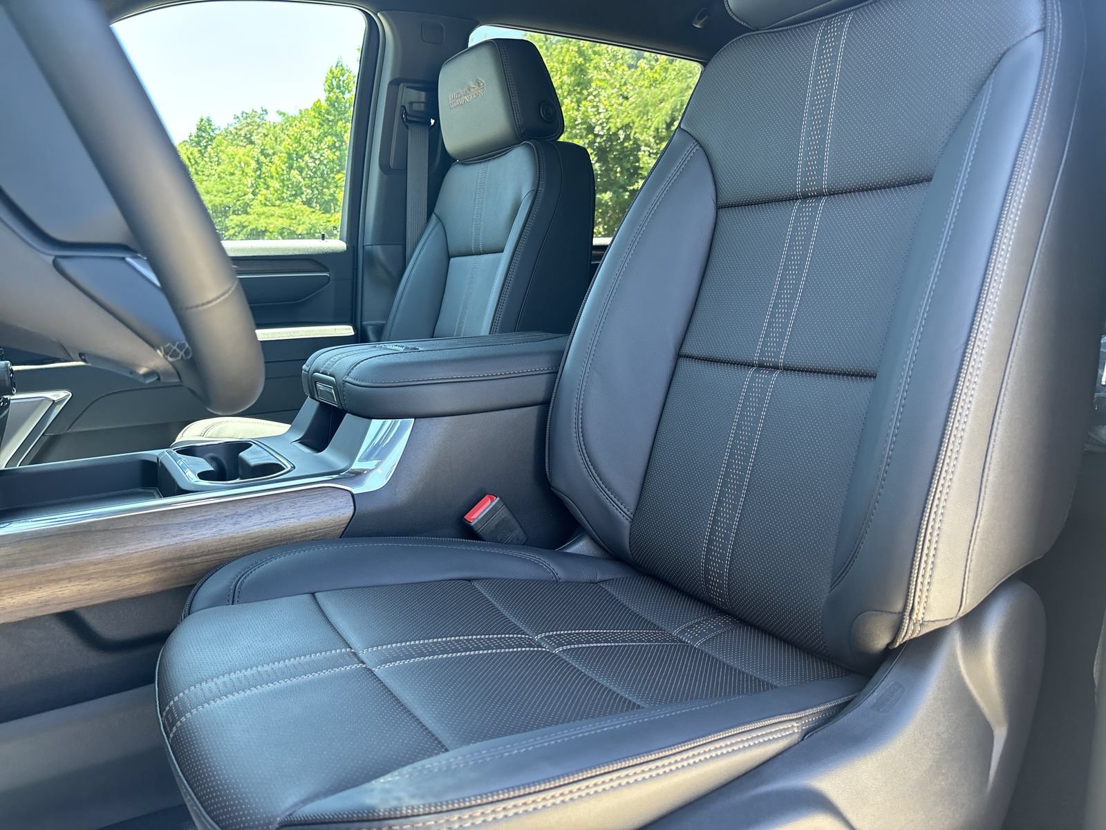 New 2026 Chevrolet Silverado 2500 High Country w/ Midnight Edition AWD/4WD image 14