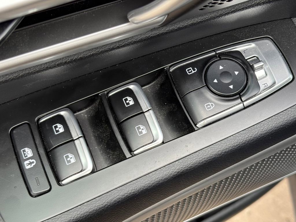 Used 2022 Kia Telluride LX AWD/4WD image 21