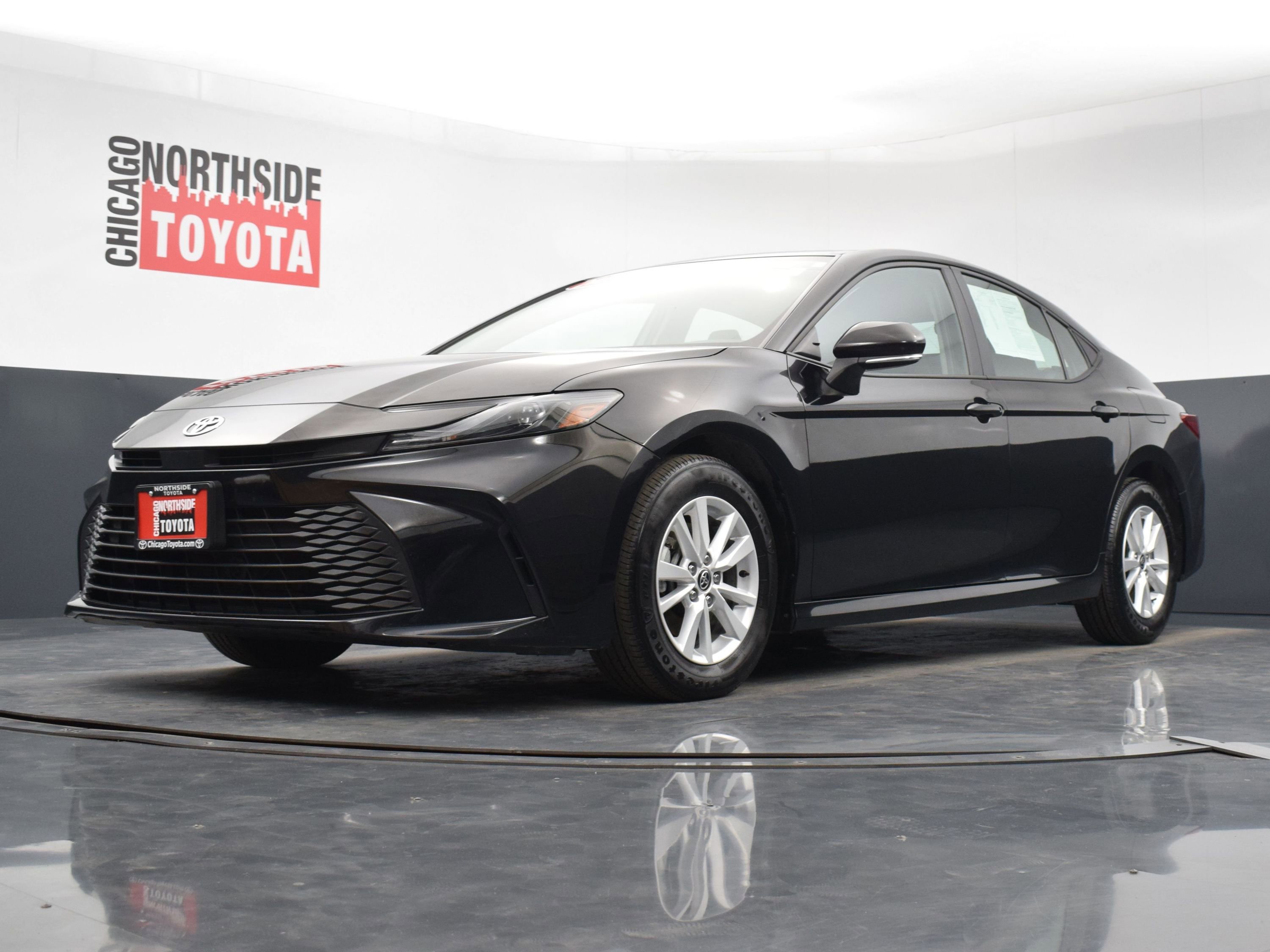 Used 2025 Toyota Camry LE image 31