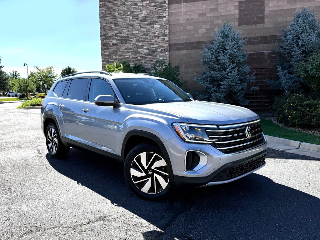 Used 2026 Volkswagen Atlas SE AWD/4WD image 2