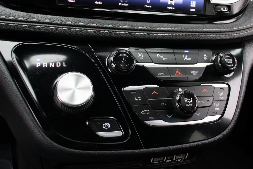 Used 2021 Chrysler Pacifica Touring w/ S Appearance Package image 33