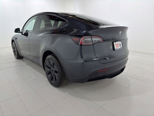 Used 2025 Tesla Model Y Long Range AWD/4WD image 3