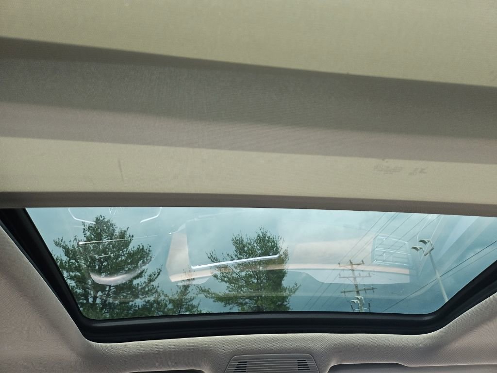 Used 2024 Volkswagen Atlas SE w/ Panoramic Sunroof Package AWD/4WD image 16