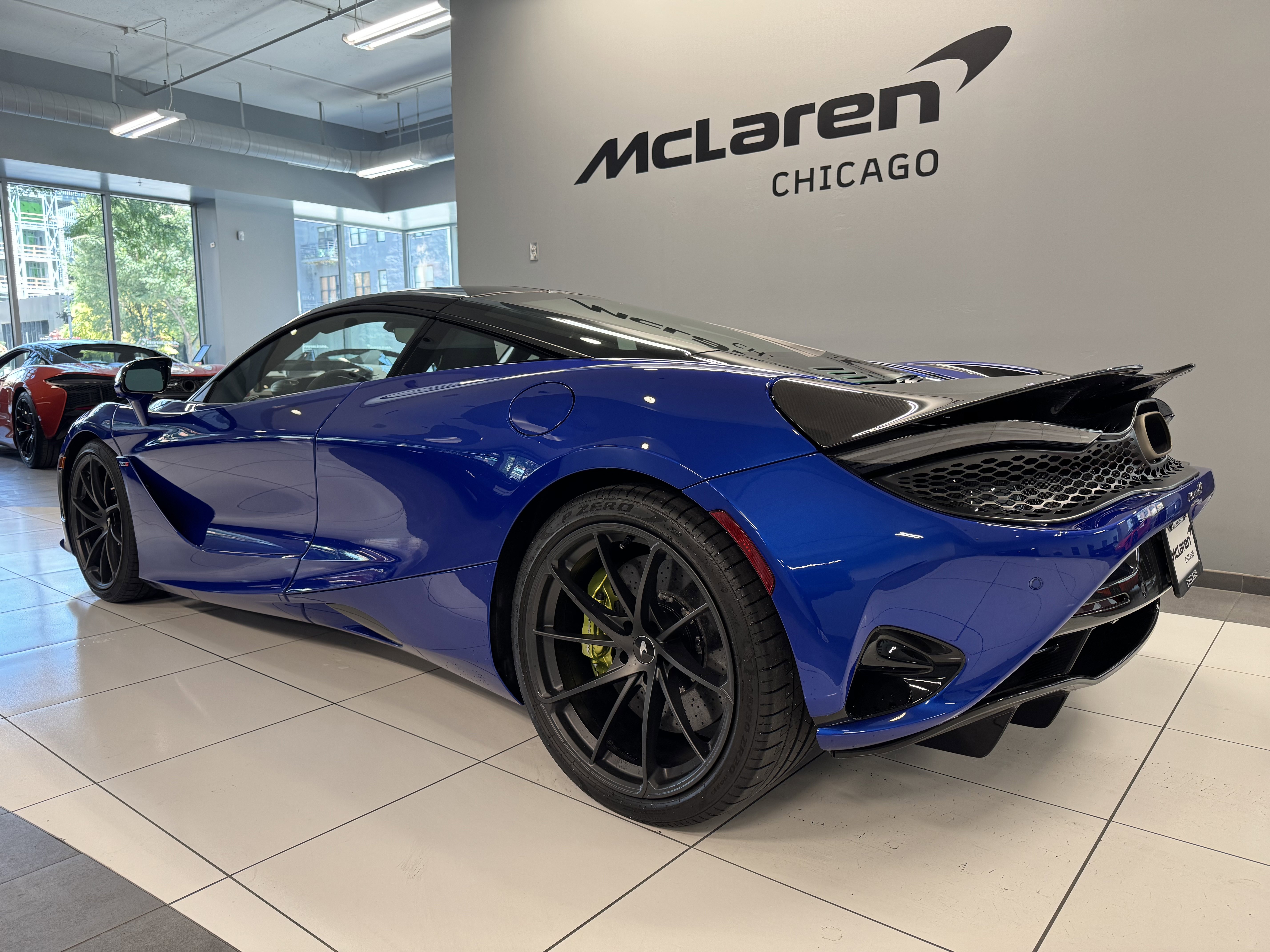 Used 2024 McLaren 750S image 3
