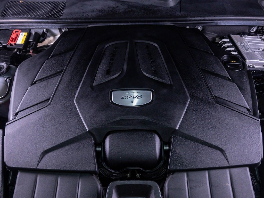 Used 2020 Porsche Cayenne S AWD/4WD image 7