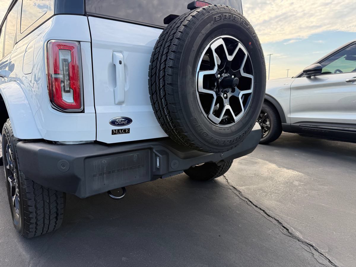 Used 2025 Ford Bronco Outer Banks AWD/4WD image 8