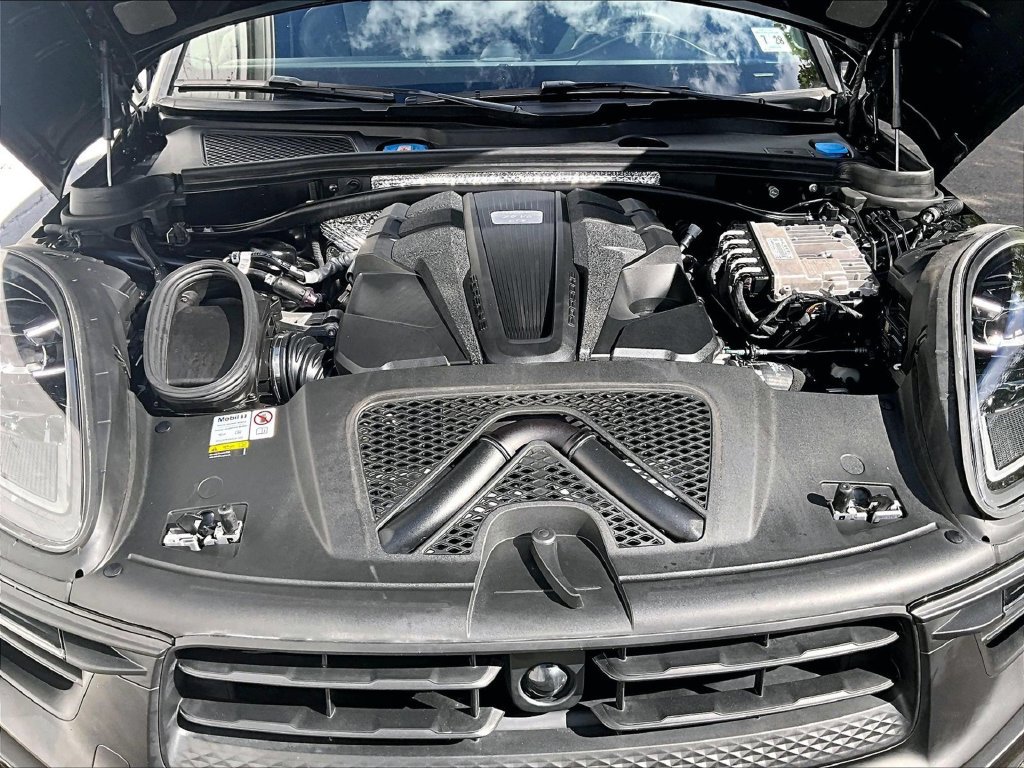 Certified 2023 Porsche Macan GTS AWD/4WD image 15