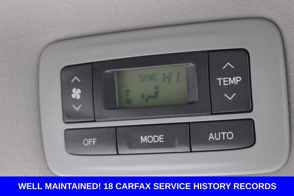 Used 2014 Toyota Sienna LE image 27
