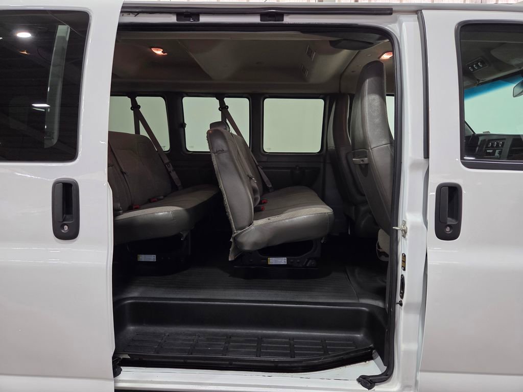 Used 2023 Chevrolet Express 3500 LS RWD image 18