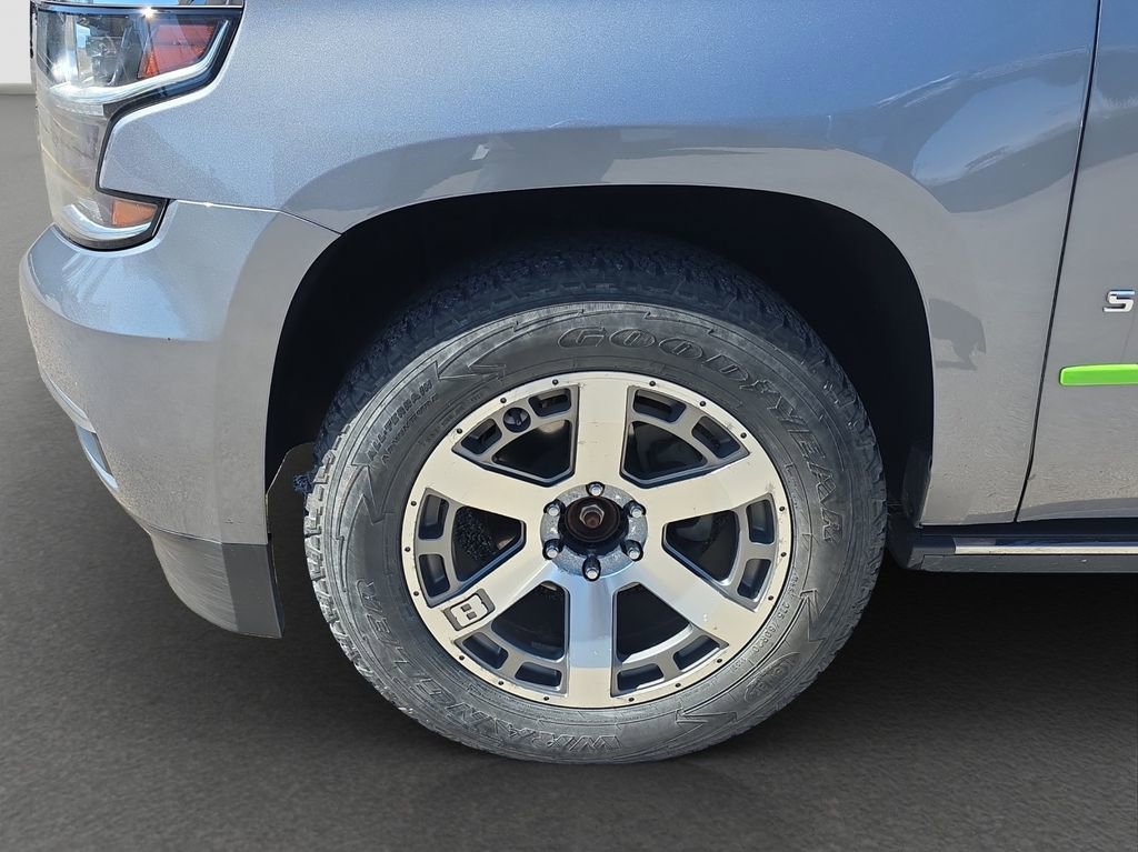 Used 2019 Chevrolet Suburban Premier w/ Premier Plus Edition image 4