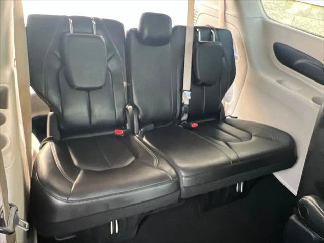 Certified 2023 Chrysler Pacifica Touring-L FWD image 26