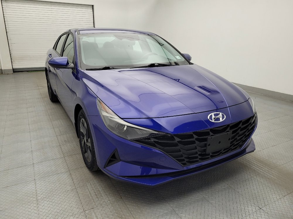 Used 2023 Hyundai Elantra SEL w/ Winter Weather Package image 13
