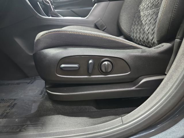 Used 2023 Chevrolet Equinox LT image 30