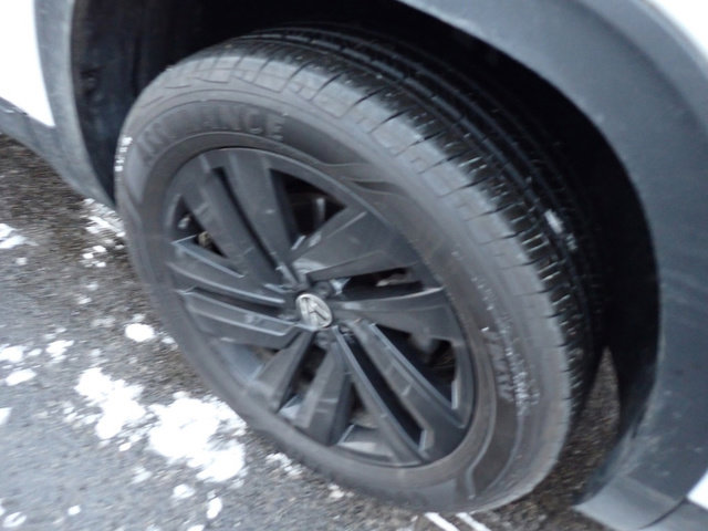 Used 2023 Volkswagen Atlas Cross Sport SE image 10