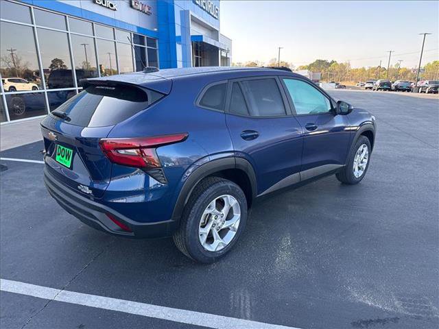 Used 2024 Chevrolet Trax LS w/ LS Convenience Package image 7