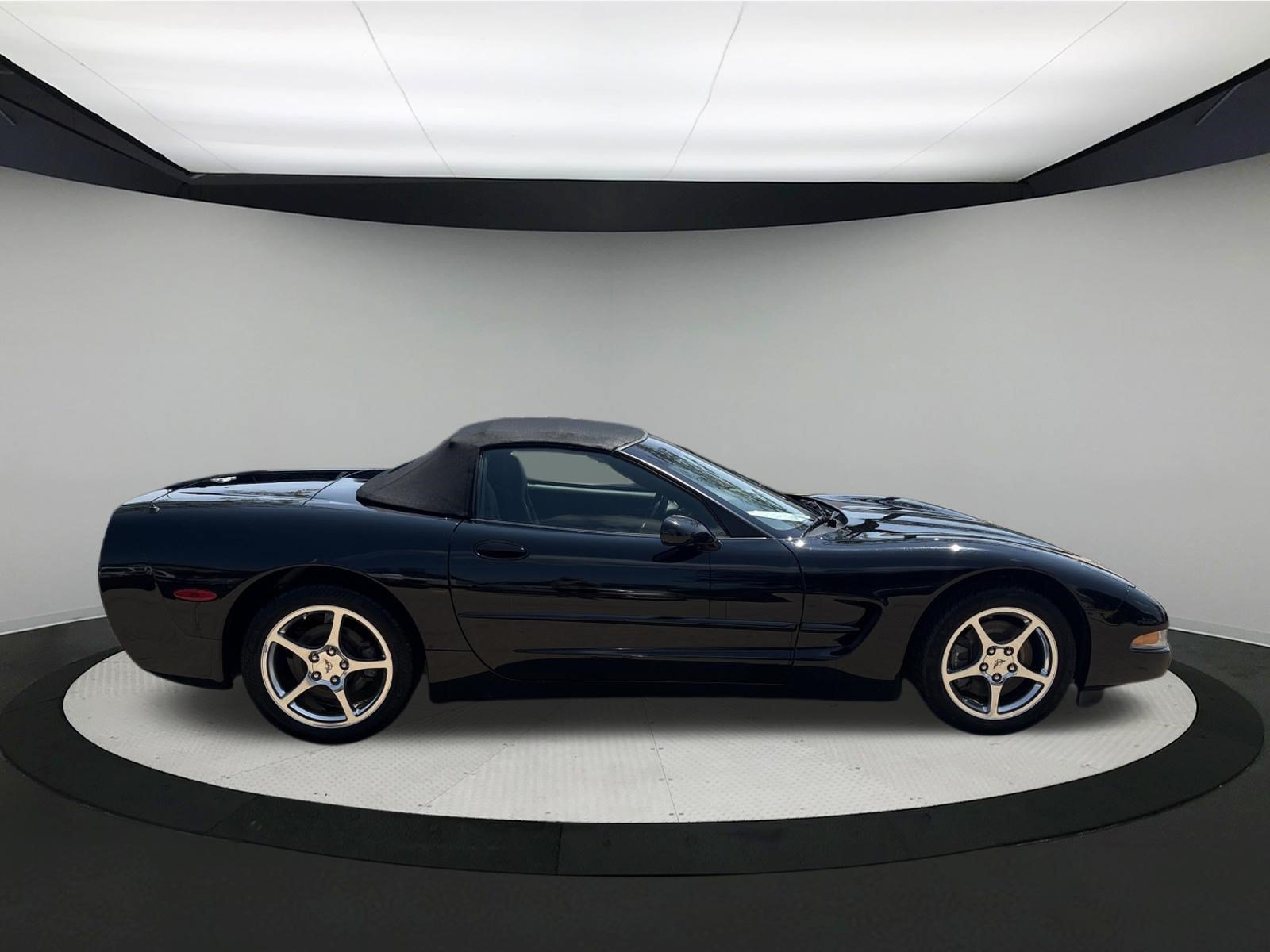 Used 2003 Chevrolet Corvette Convertible w/ Preferred Equipment Group1 RWD image 6
