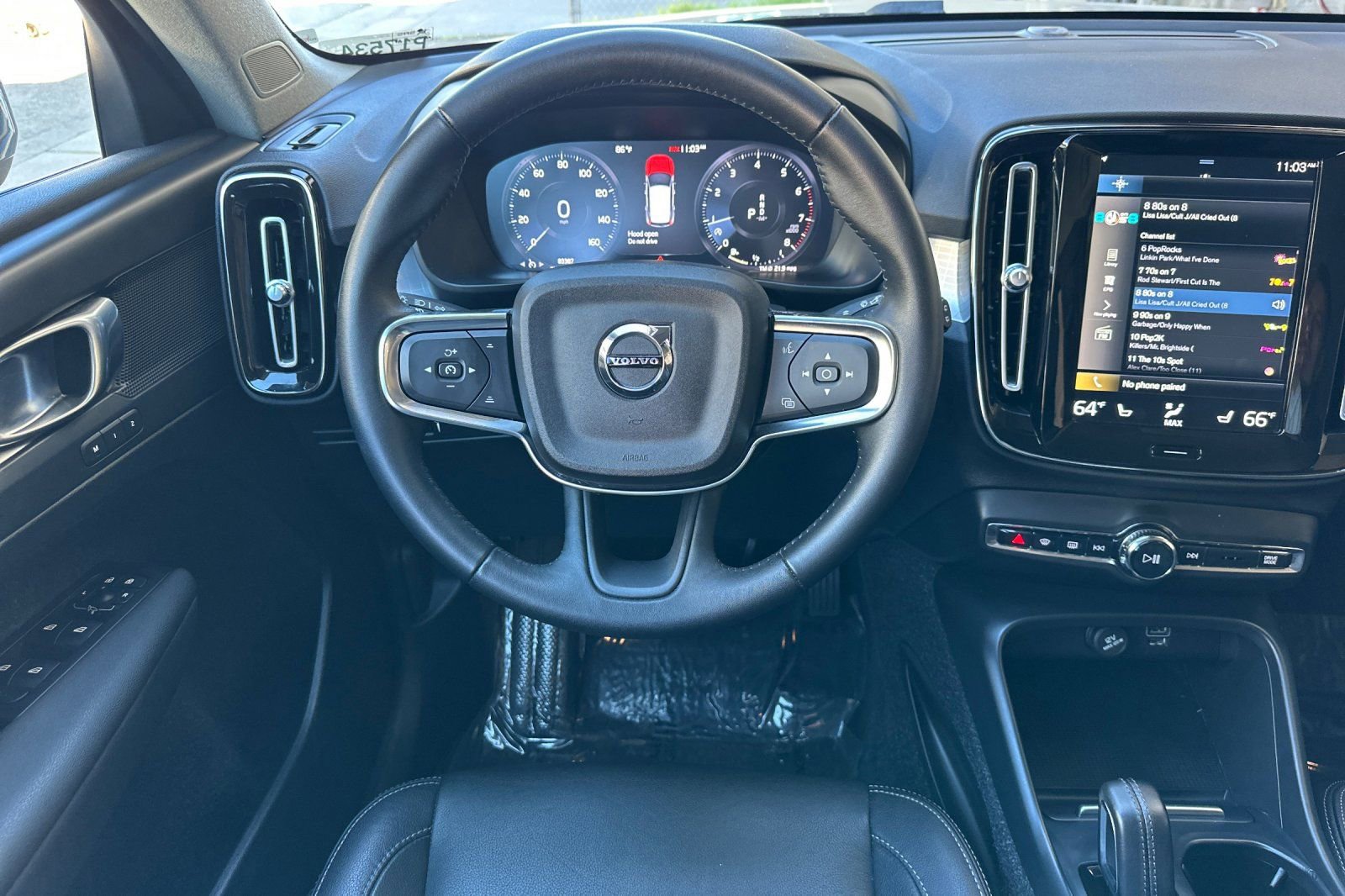 Used 2021 Volvo XC40 T5 Momentum w/ Premium Package image 17