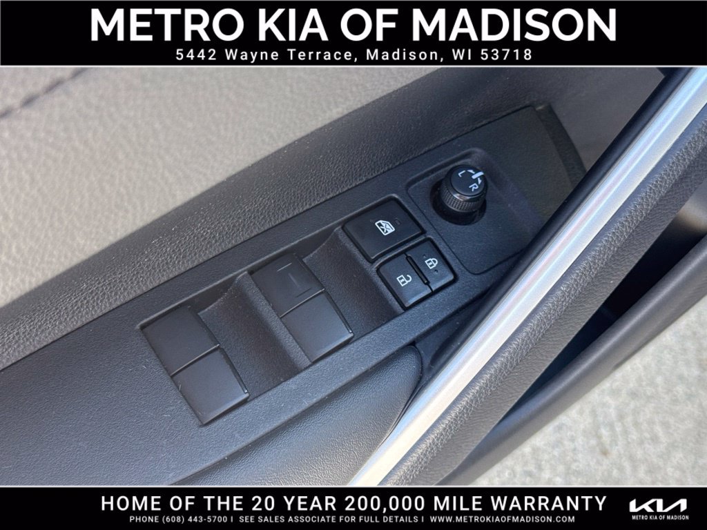 Used 2023 Toyota Corolla Cross XLE w/ Convenience Package AWD/4WD image 12