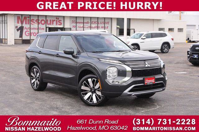 Used 2025 Mitsubishi Outlander SE AWD/4WD image 1