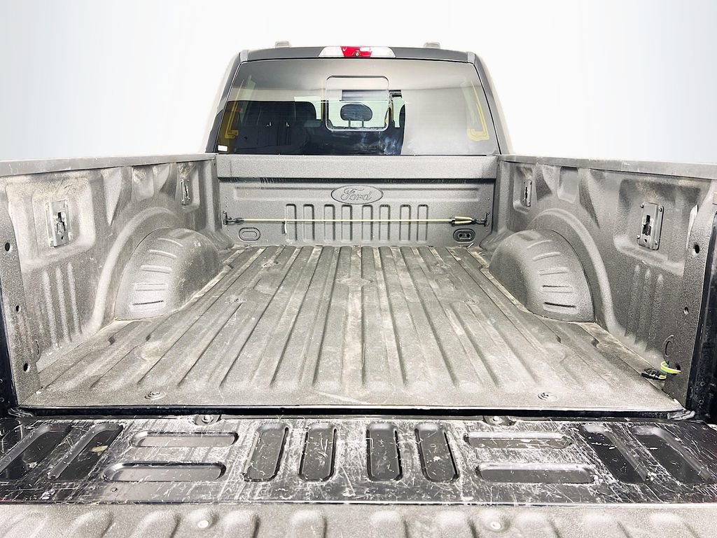 Used 2022 Ford F250 Lariat w/ Black Appearance Package AWD/4WD image 26