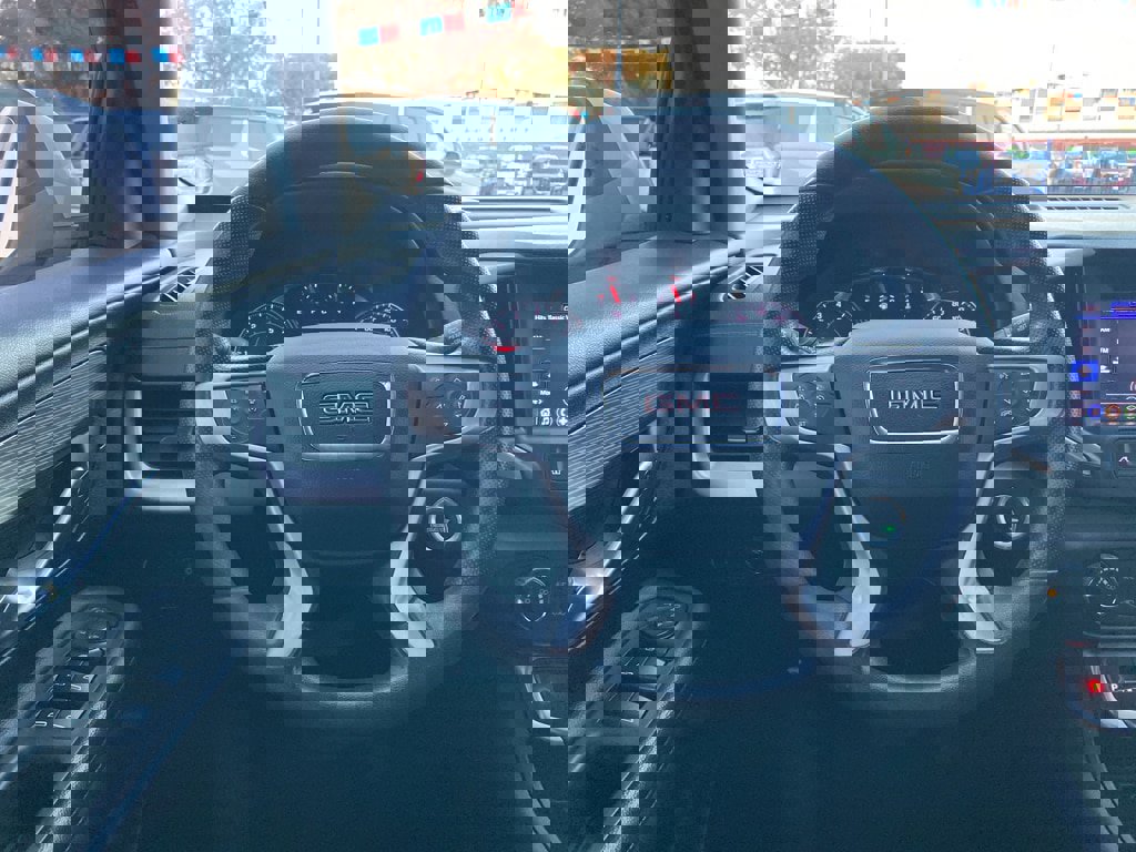 Used 2022 GMC Terrain SLE w/ Elevation Edition image 4