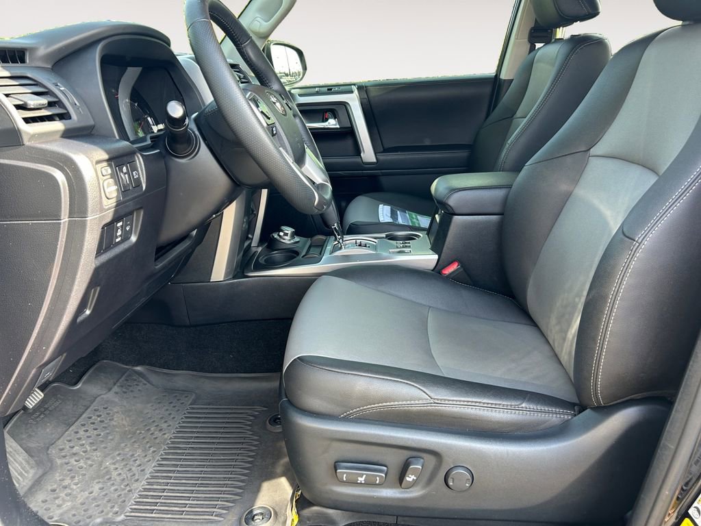 Used 2022 Toyota 4Runner SR5 Premium image 16