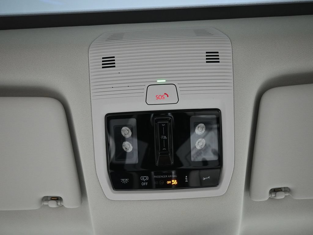 Used 2025 Volkswagen ID. Buzz 1st Edition AWD/4WD image 24