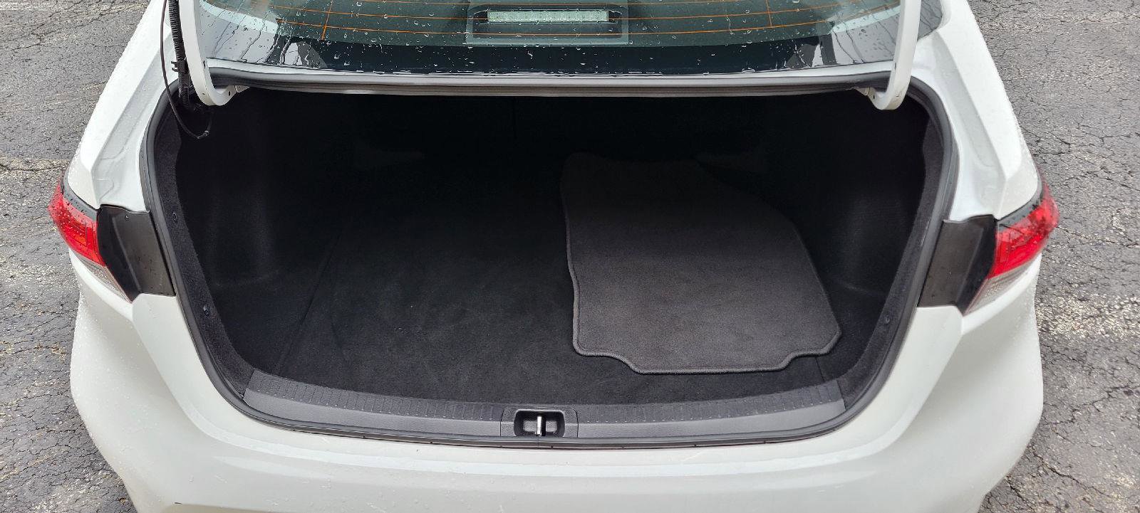 Used 2024 Toyota Corolla LE image 27