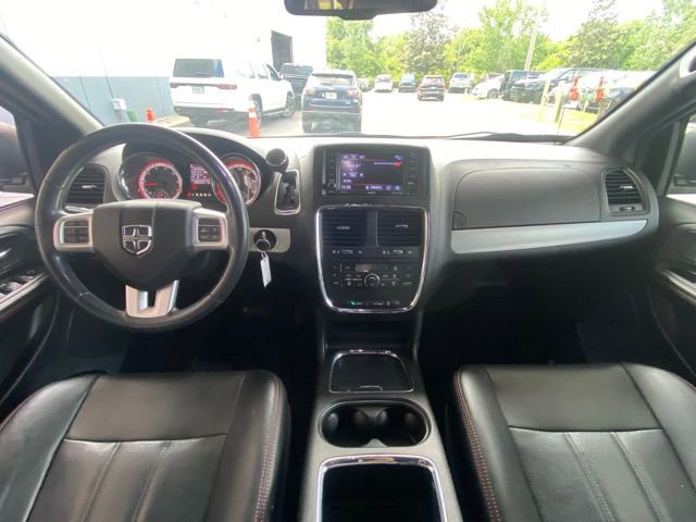 Used 2018 Dodge Grand Caravan GT image 17