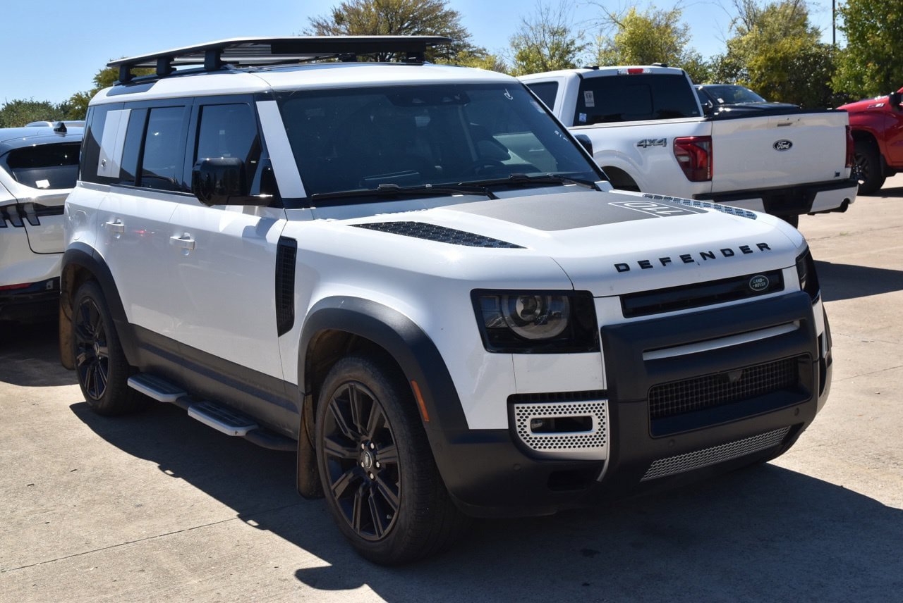 Used 2023 Land Rover Defender 110 S AWD/4WD image 4